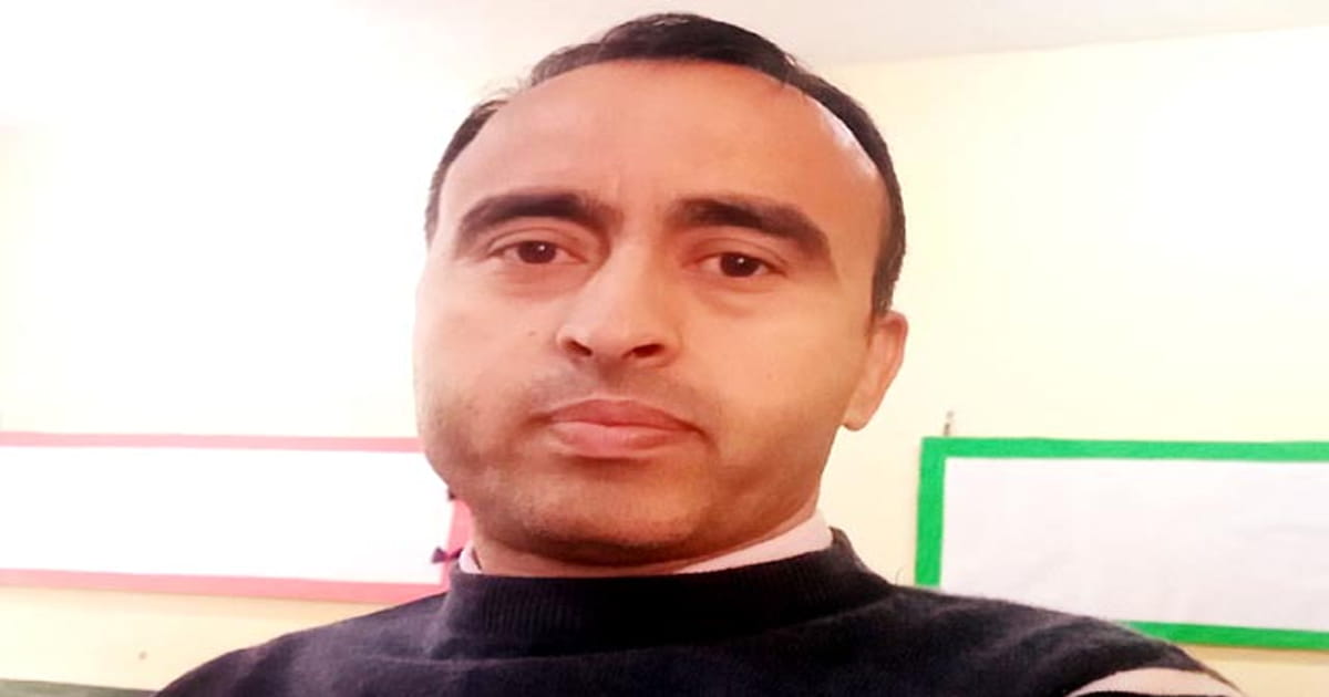 Himachal chamba chowkidar son becomes assistant professor om prakash