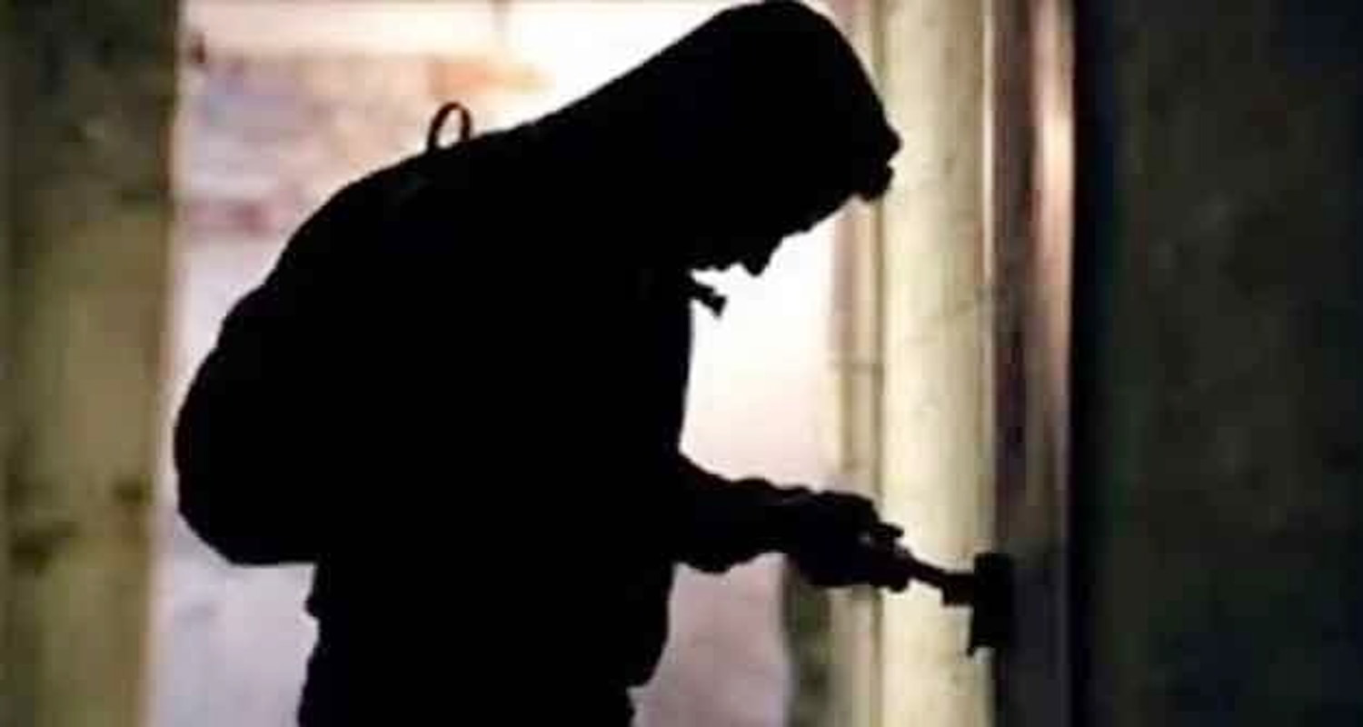 Himachal miscreants engaged in summer jugaad absconded with 9 acs from the shop