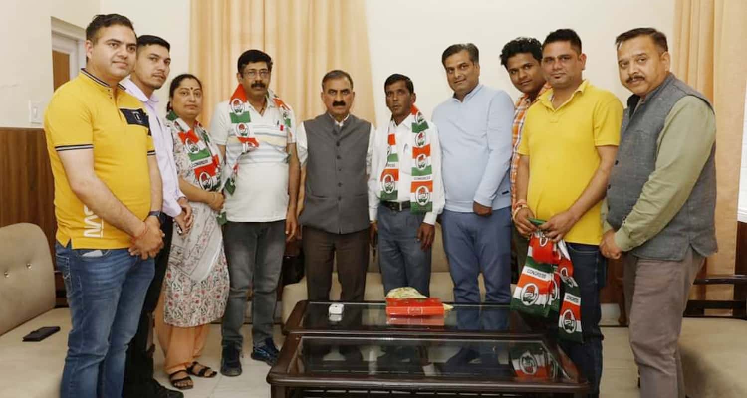 Himachal hamirpur municipal council hamirpur president manoj minhas joins congress