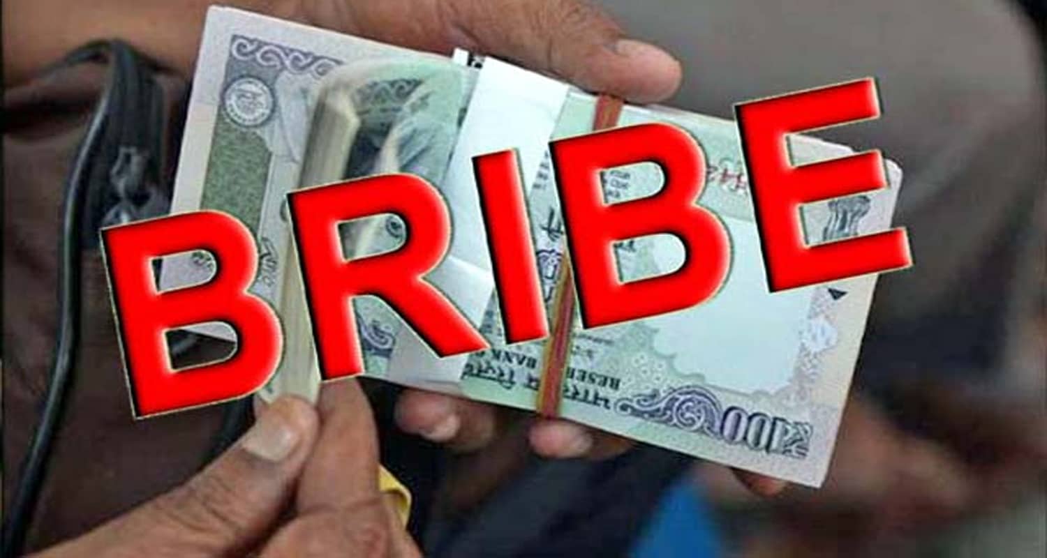 Himachal bilaspur district swarghat patwari arrest taking bribe of rs five thousand vigilance