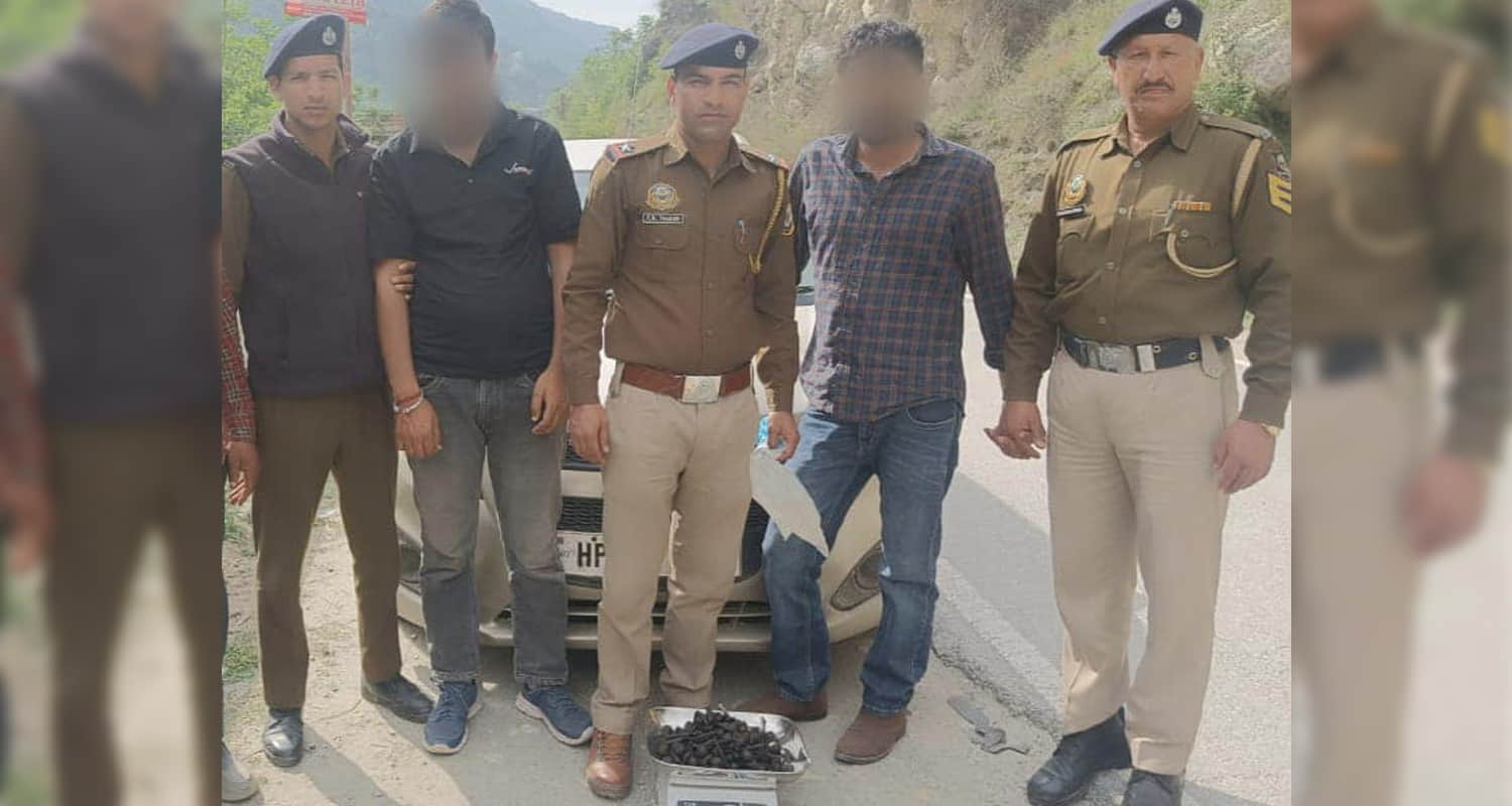 Himachal kullu car charas police arrested both