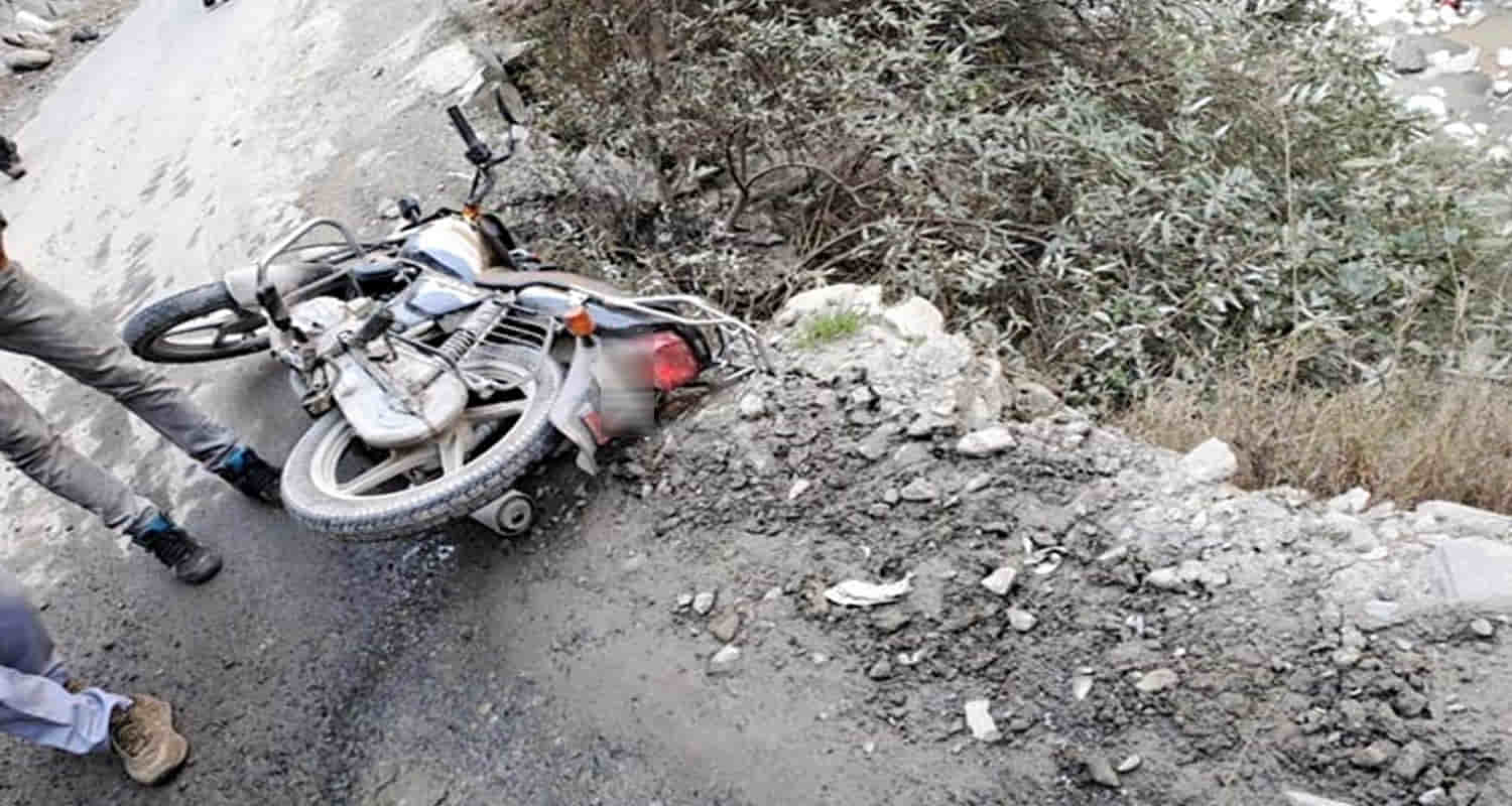 Himachal chamba bharmour ravi river shimla accident bike