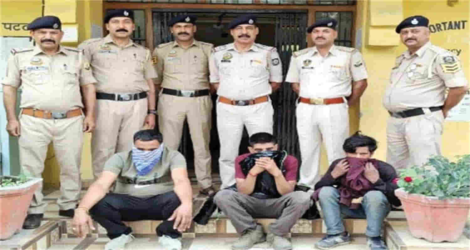 Himachal kangra palampur three youth arrest 2 18 kg charas