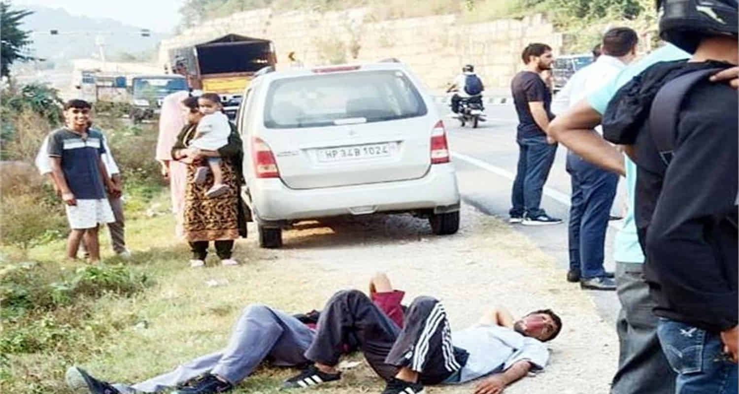 Himachal bilaspur ghumarwin kabaddi players car collided with sign board