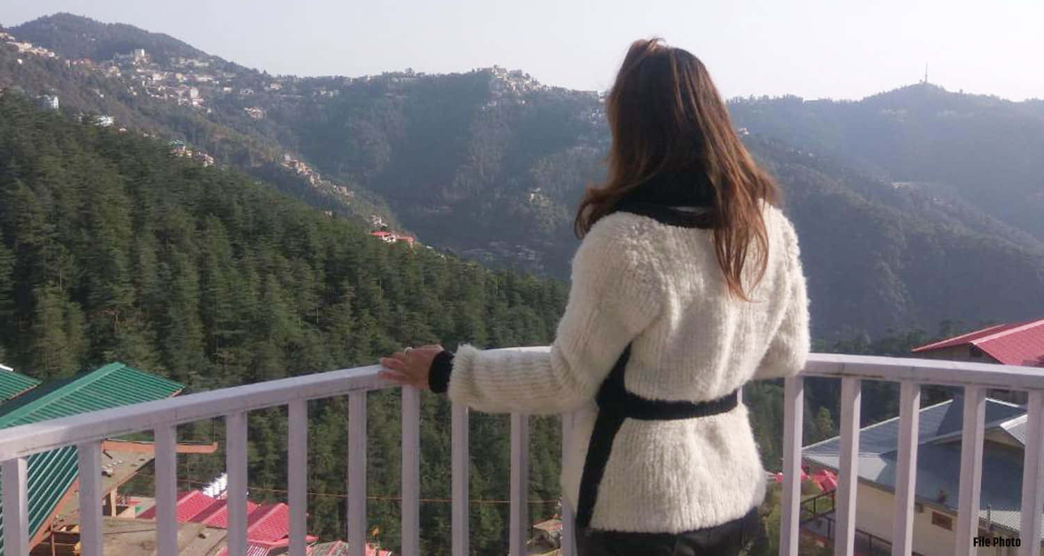 Gujarat tourist girl body shimla hotel himachal