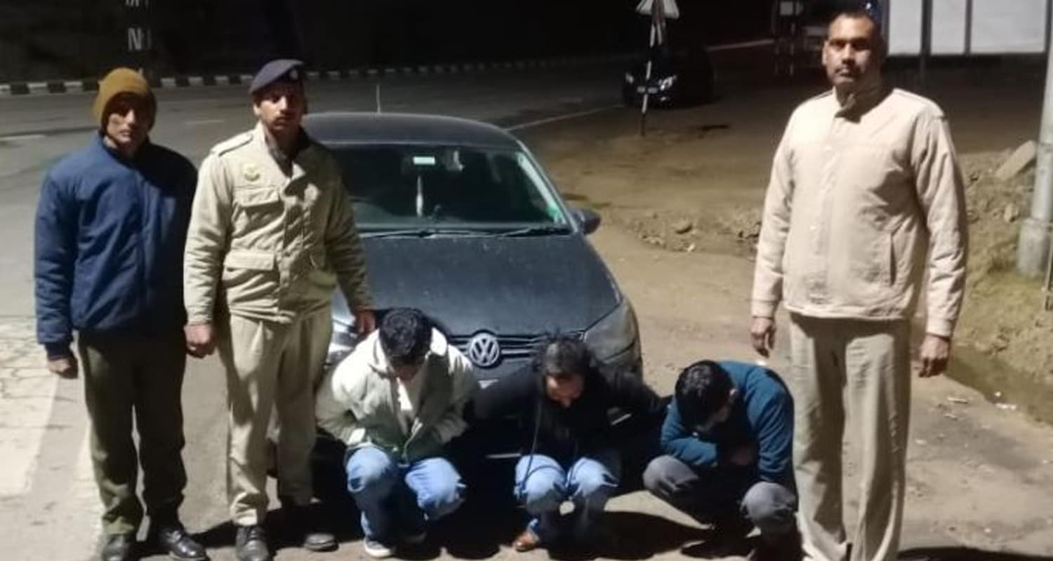 Himachal bilaspur mandi police stopped three people travelling