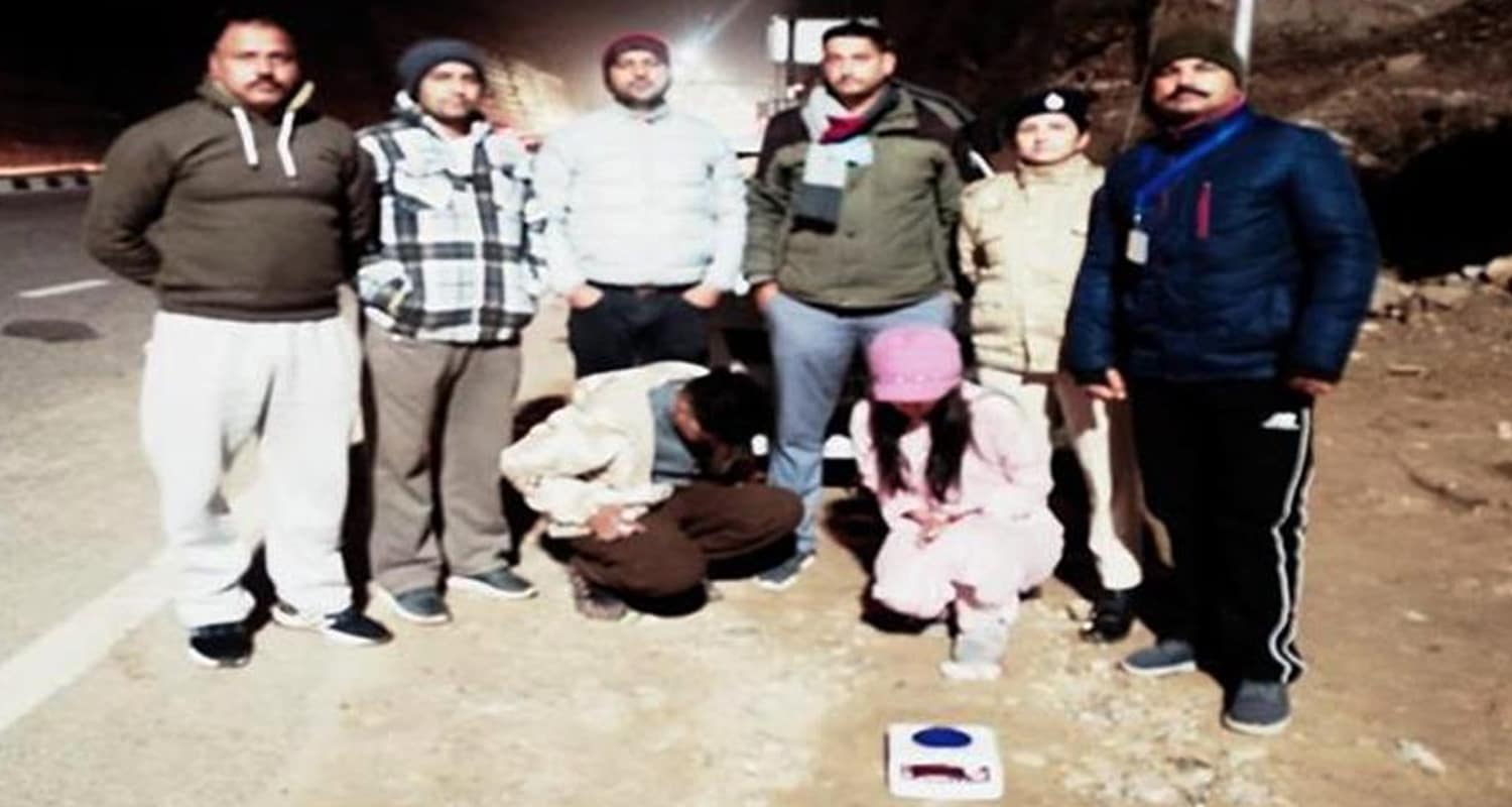 Women chitta smugglers man bilaspur himachal police