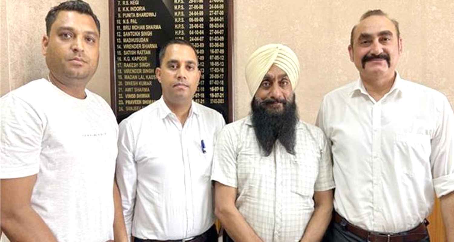 Fraudsters robbed Rs 3 lakhs through fake calls posing as relatives